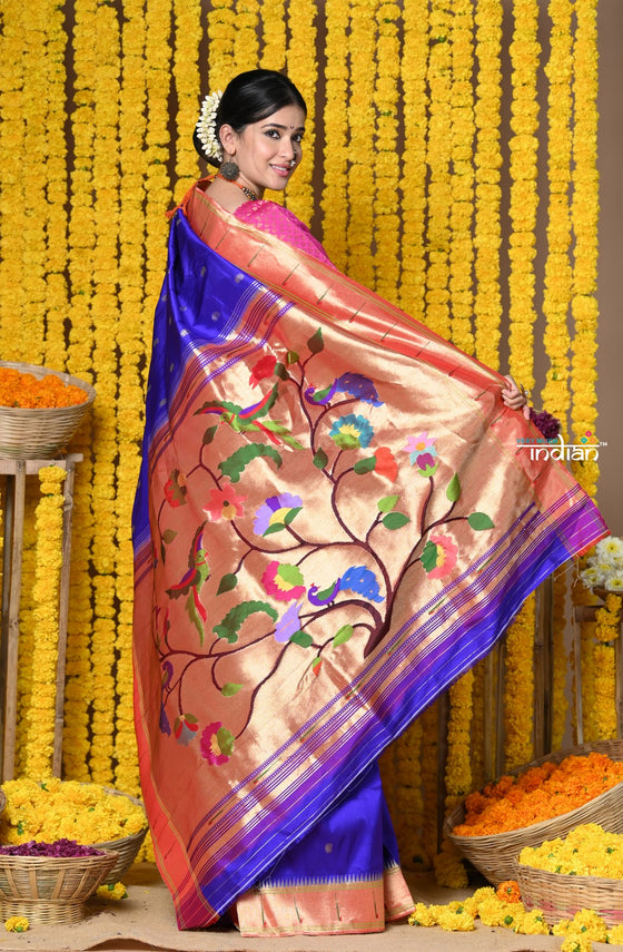 Vintage Handloom Exclusive piece - Muniya Silk with Paisley Buttis and Full size Intricate Pallu