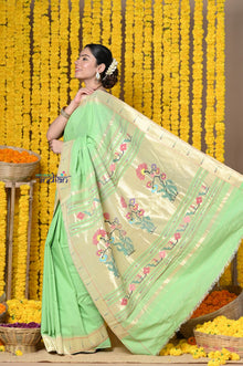  Handloom Pure Cotton Muniya Border Saree WIth Handcrafted Floral Pallu in Sea Green