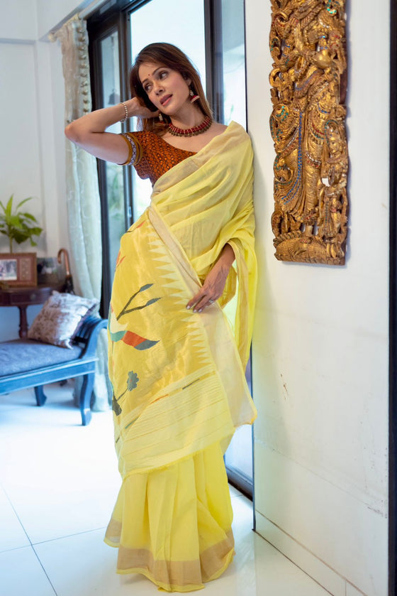 Image of Traditional Handloom Pure Cotton Fresh Yellow Paithani with Parrots Pallu