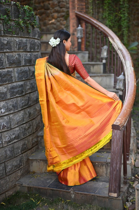 Rang Mahal ~ Exclusive Brocade Gadwal Pure Silk Handloom Saree Beautiful Dual Tone with Rich Border (With Silk Mark)