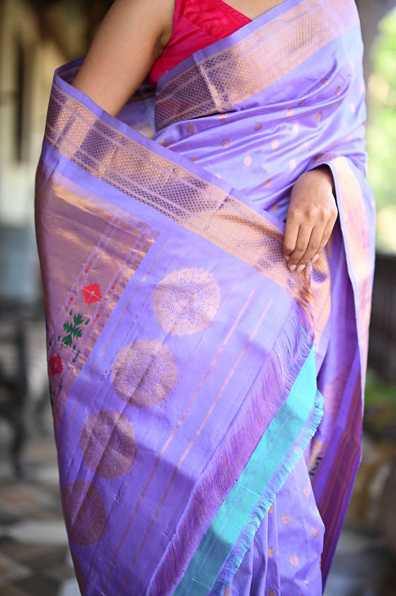 Rang Mahal ~ Handloom Pure Silk Kalanjali Maharani Paithani in Lavender Shade (With Silk Mark)