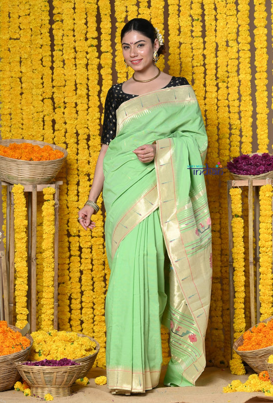 Rajsi~ Handloom Pure Cotton Muniya Border Saree WIth Handcrafted Floral Pallu in Sea Green