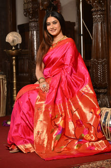  Mahalakshmi ~ Handloom Pure Silk Asawali Muniya Border Saree With Handcrafted Parrot Pallu in Pink