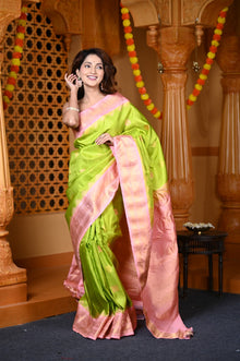  Durva Premium ~ Gadwal Pure Silk Handloom Saree in Lemon Green and Pink