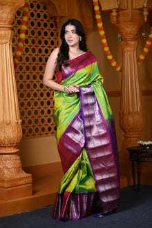  Durva Premium ~ Gadwal Pure Silk Handloom Saree in Leaf Green and Purple