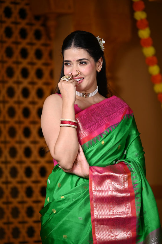 Durva Premium ~ Gadwal Pure Silk Handloom Saree in Parakeet Green and Pink