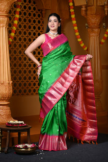  Durva Premium ~ Gadwal Pure Silk Handloom Saree in Parakeet Green and Pink