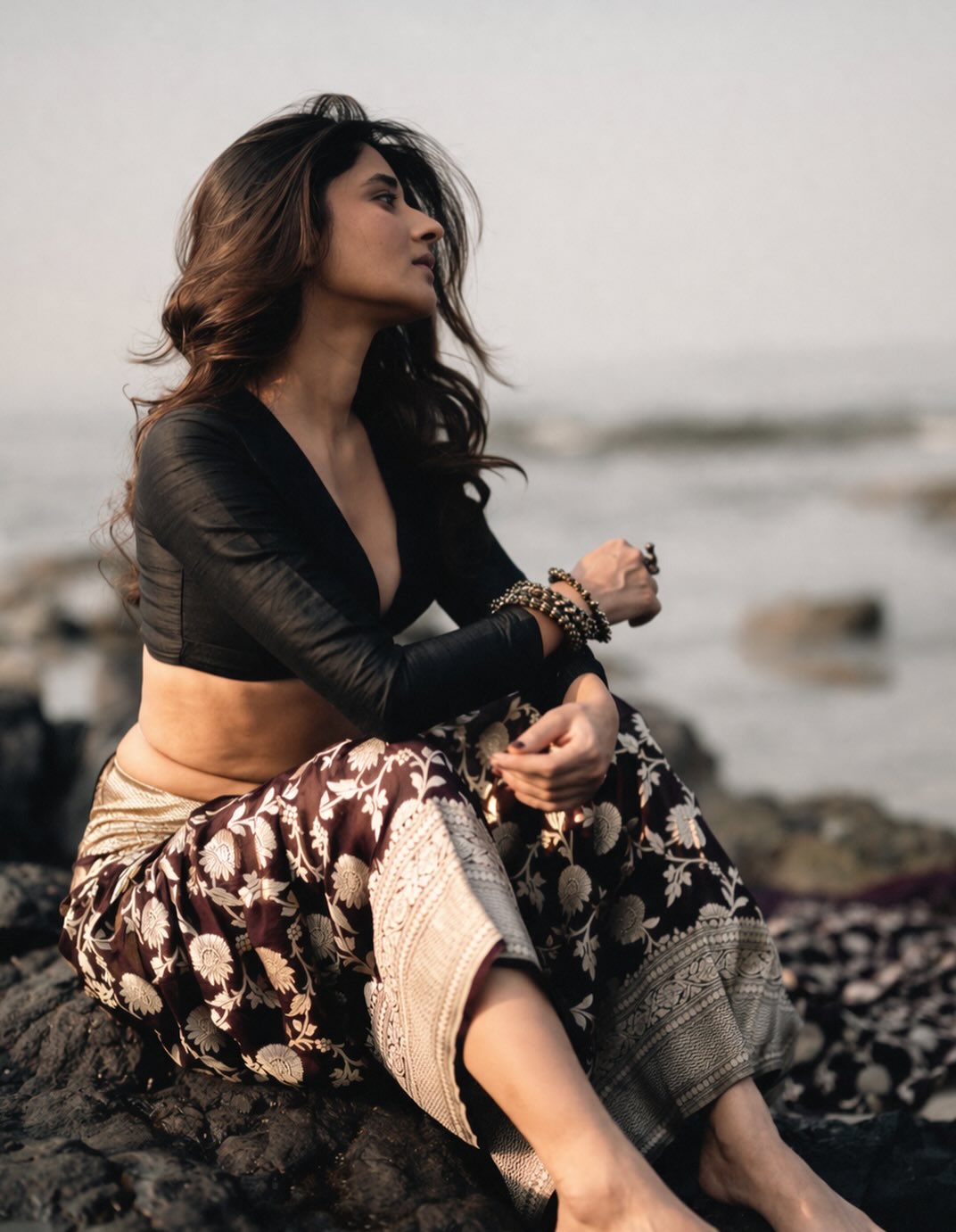 Suhaani Exclusive ~ Handloom Khaddi Georgette Saree With All Over Floral Jaal~ Classy Brown