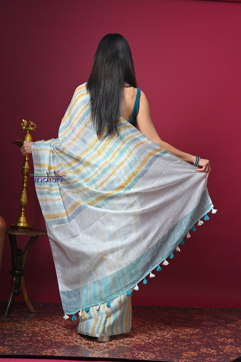 Bengal Gatha ~ Handloom Linen Saree in White and Blue - verymuchindian.com