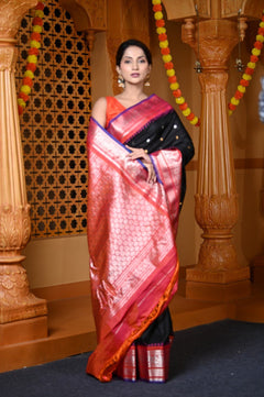Durva Premium ~ Gadwal Pure Silk Handloom Saree in Black and Red - verymuchindian.com