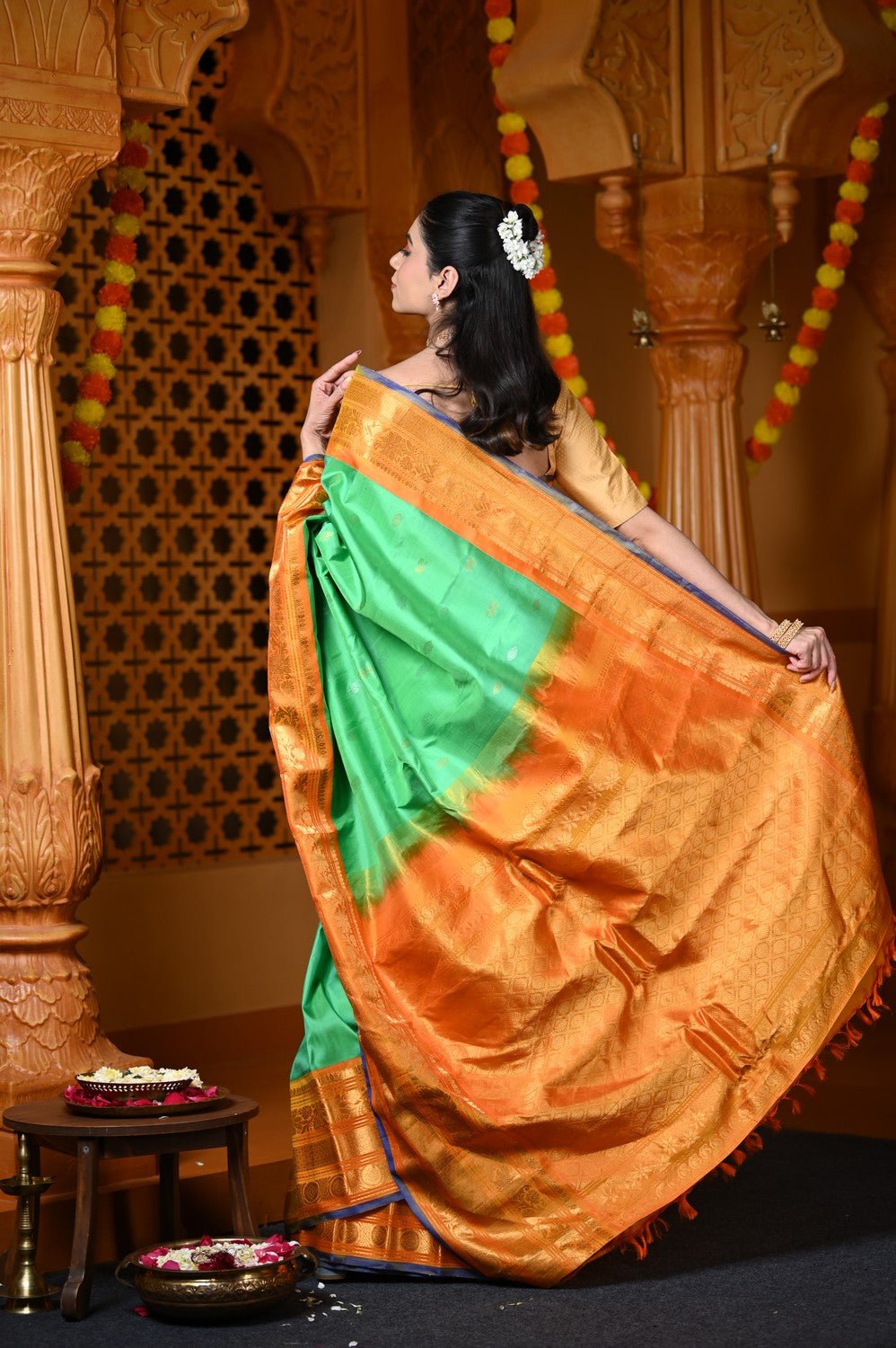 Durva Premium ~ Gadwal Pure Silk Handloom Saree in Leaf Green and Yellow - verymuchindian.com