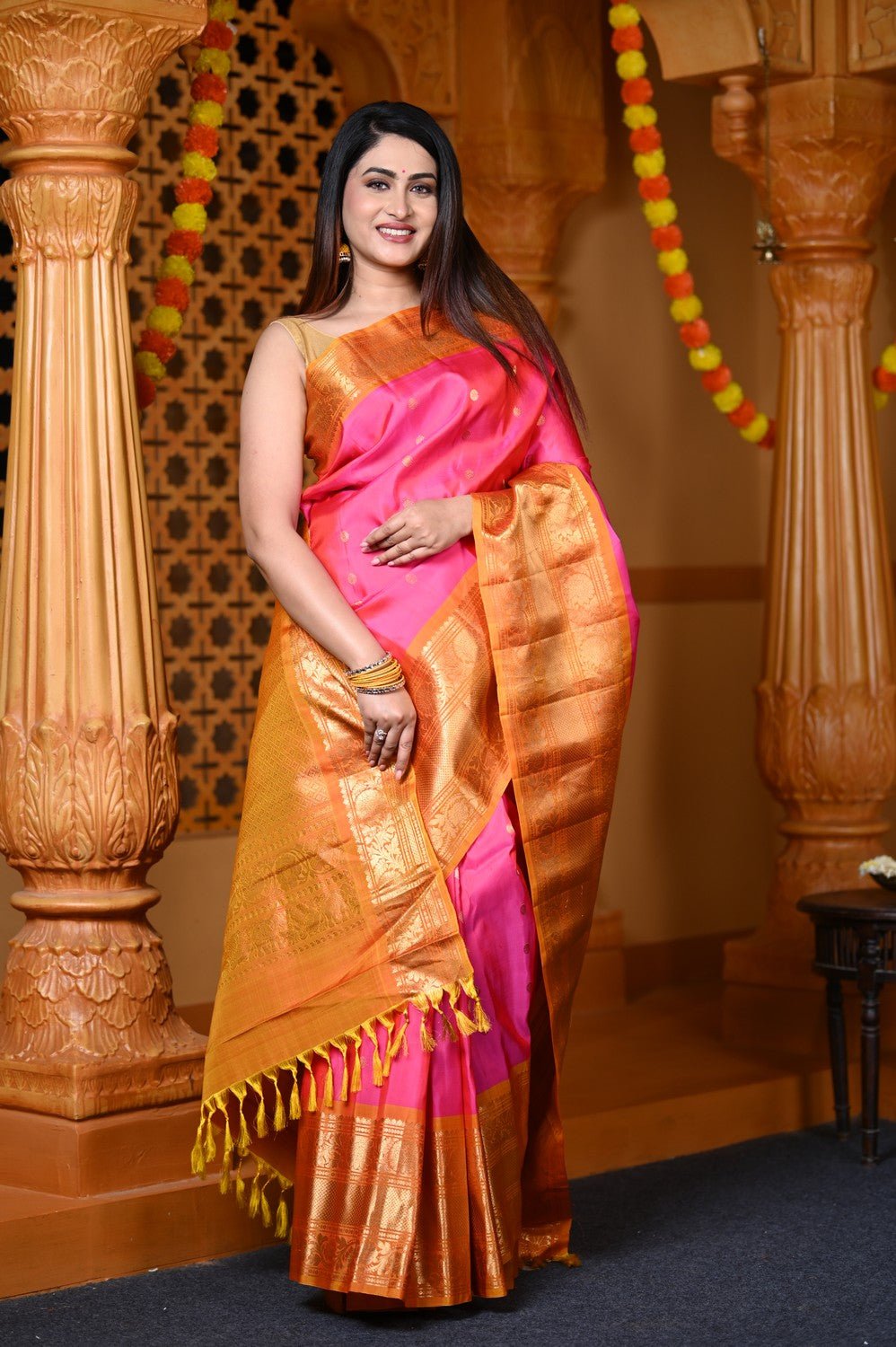Durva Premium ~ Gadwal Pure Silk Handloom Saree in Rani Pink and Orange - verymuchindian.com