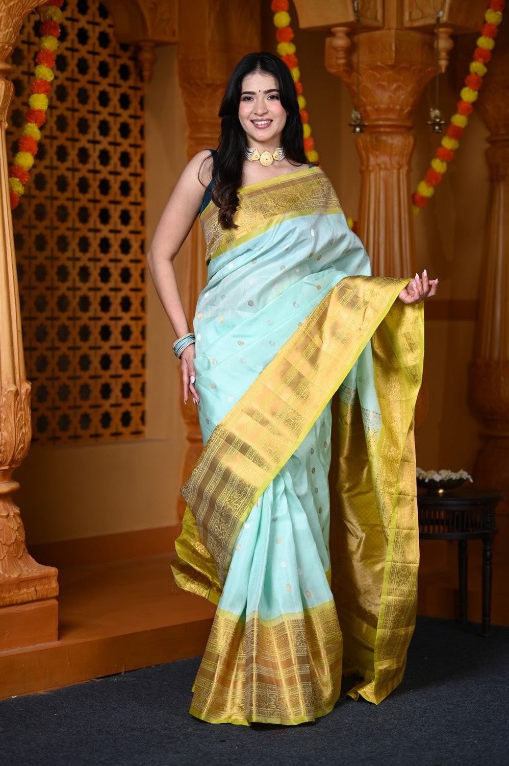 Durva Premium ~ Gadwal Pure Silk Handloom Saree in Sea Green and Yellow - verymuchindian.com