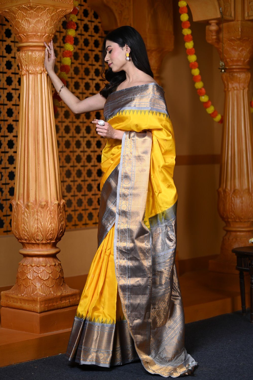 Durva Premium ~ Gadwal Pure Silk Handloom Saree in Yellow and Light Blue - verymuchindian.com