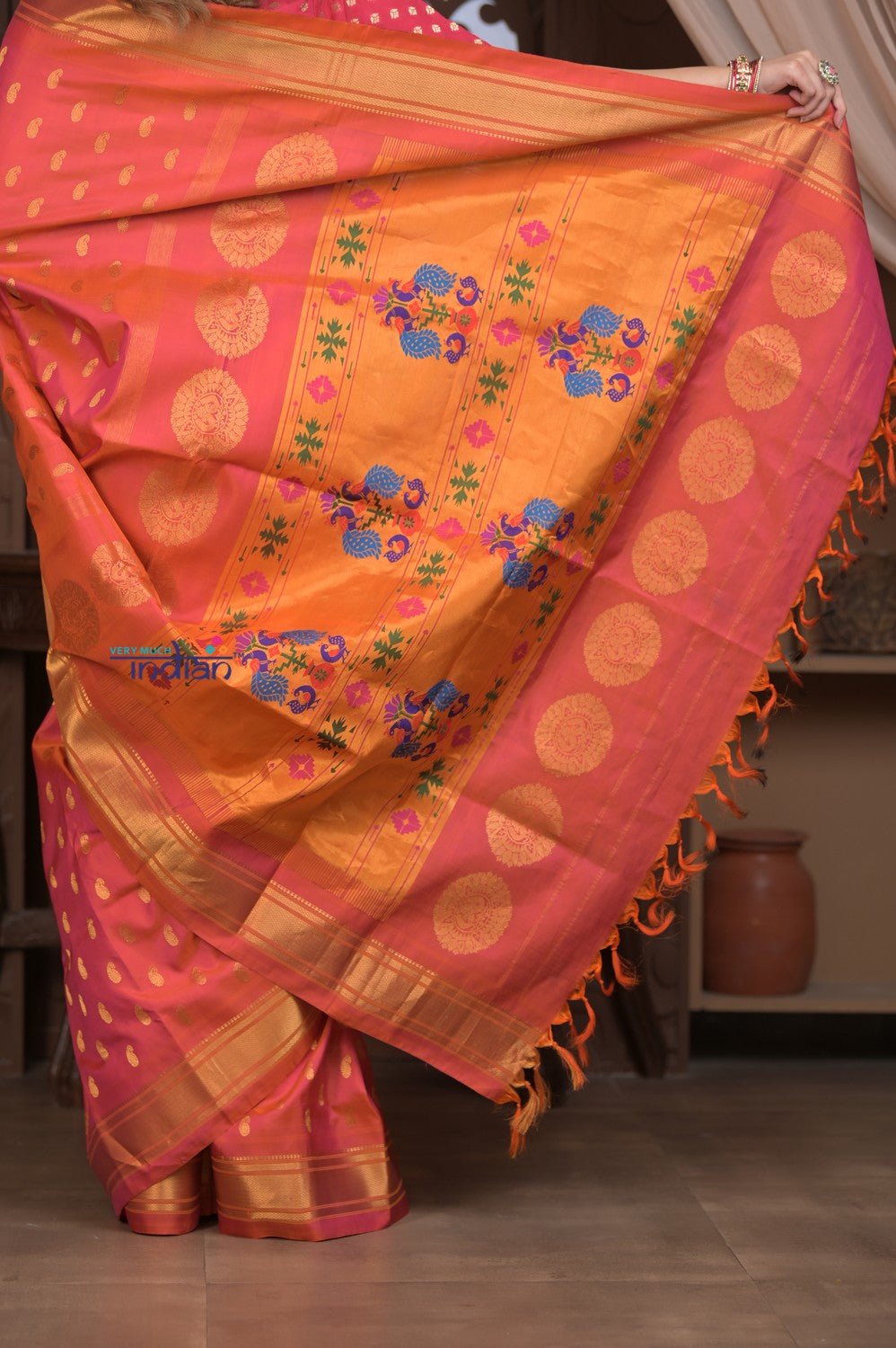 Gauri ~ Handloom Pure Silk Maharani Paithani with Maharani Pallu in Dual Tone Pink Red - verymuchindian.com