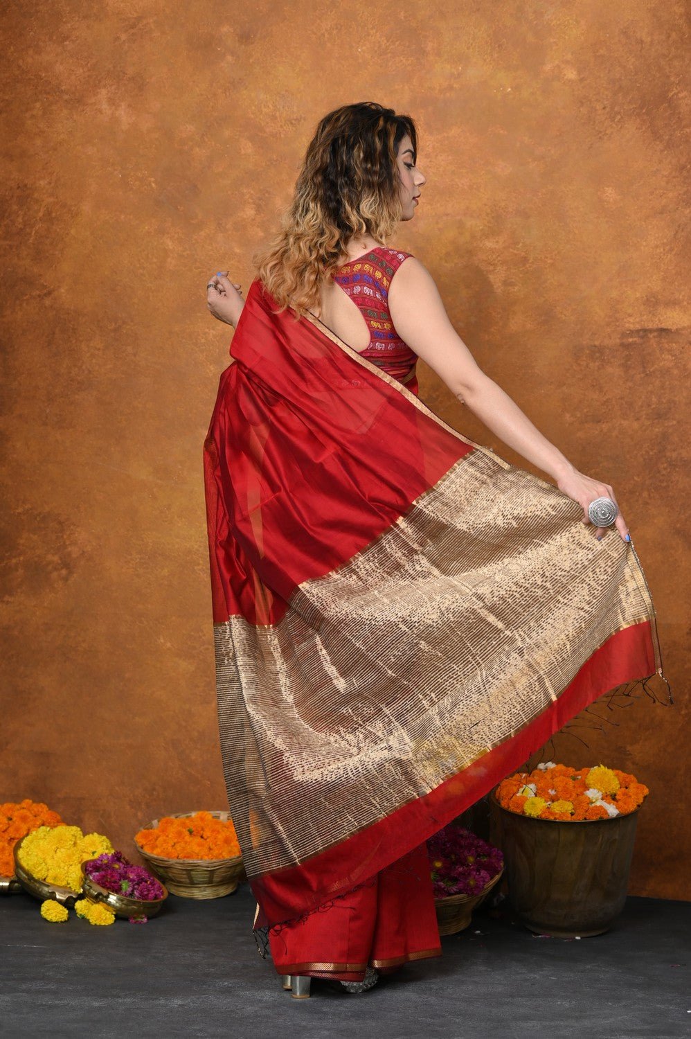 Handloom Cotton Silk Saree With Sleek Golden Border~ Red - verymuchindian.com