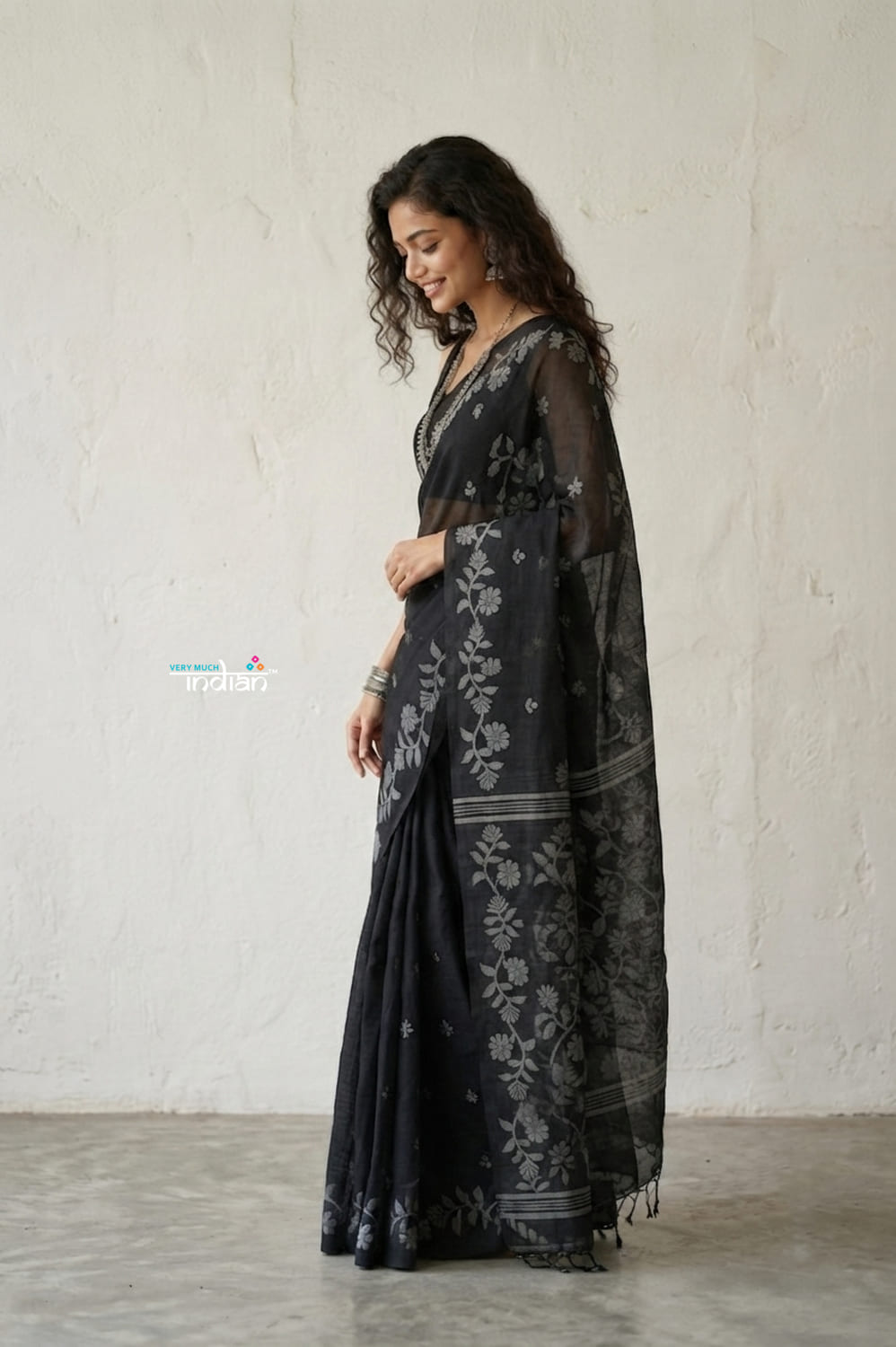 Latika ~ Pure Handwoven Jamdani Mul Cotton Saree Black - verymuchindian.com