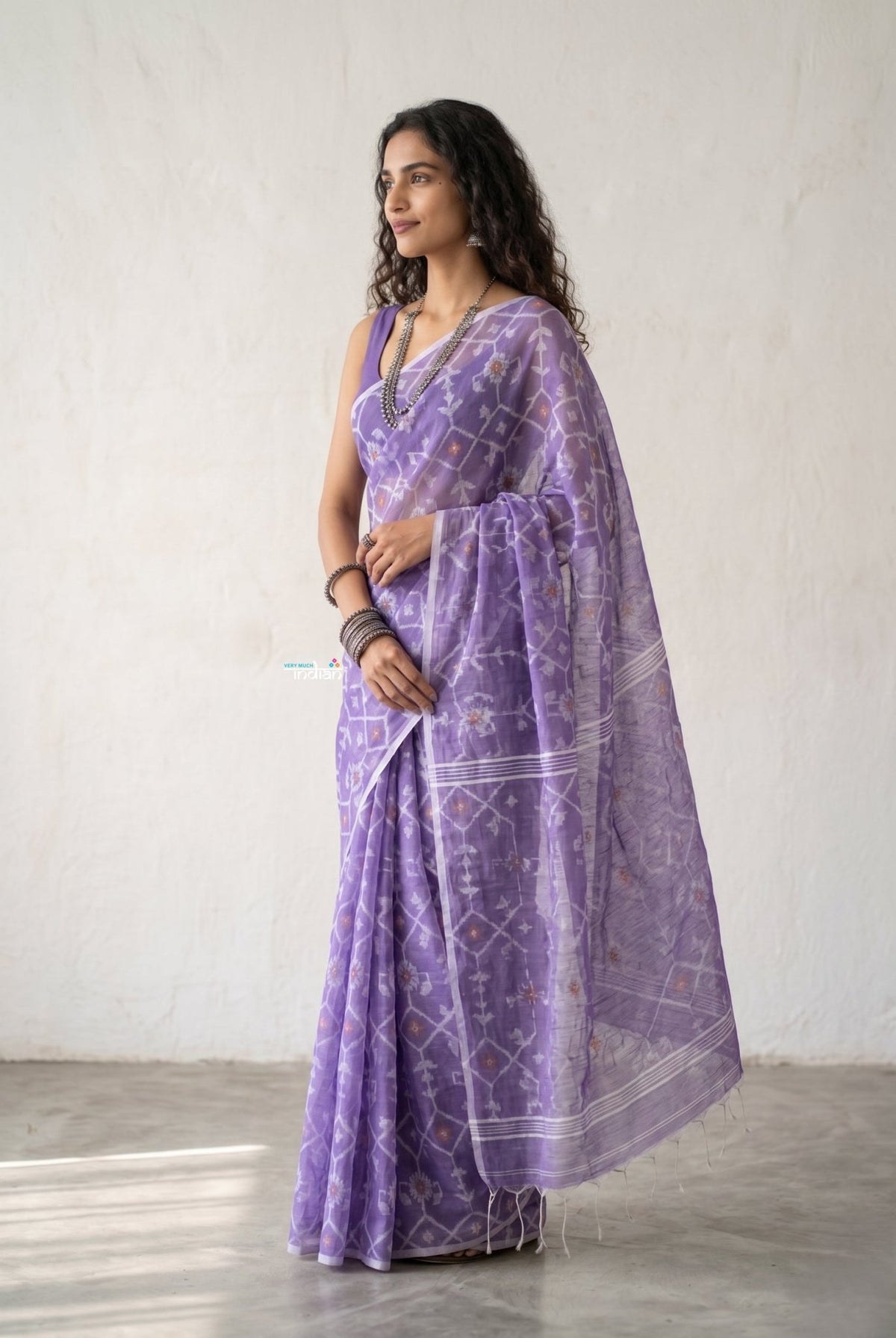 Latika ~ Pure Handwoven Jamdani Mul Cotton Saree in Lavender - verymuchindian.com
