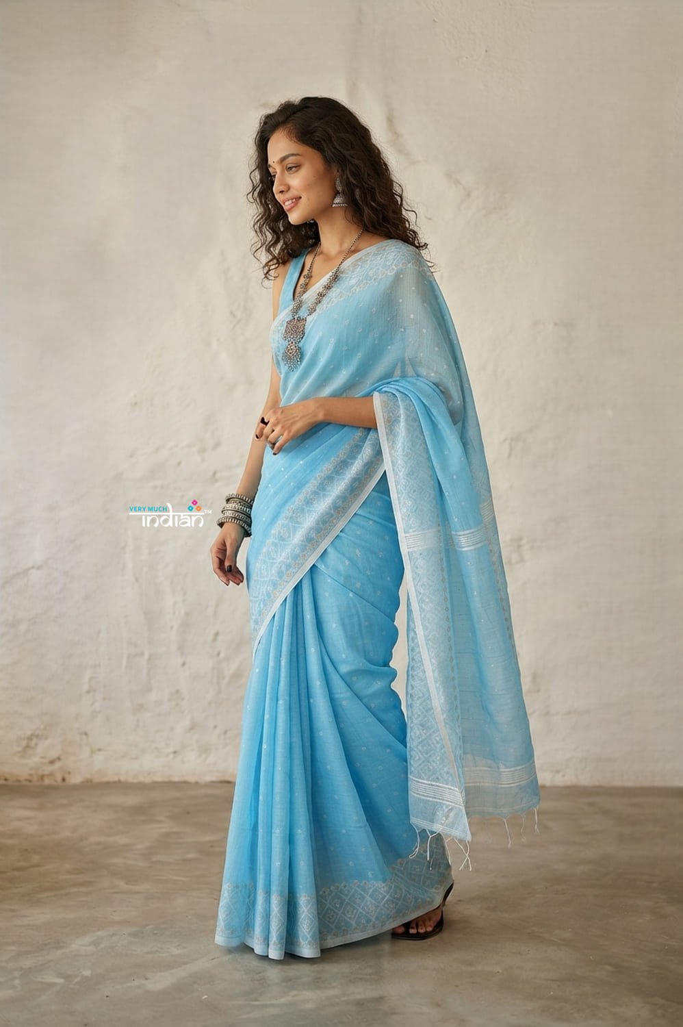 Latika ~ Pure Handwoven Jamdani Mul Cotton Saree in Powder Blue - verymuchindian.com