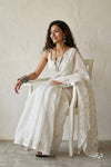 Latika ~ Pure Handwoven Jamdani Mul Cotton Saree in White - verymuchindian.com
