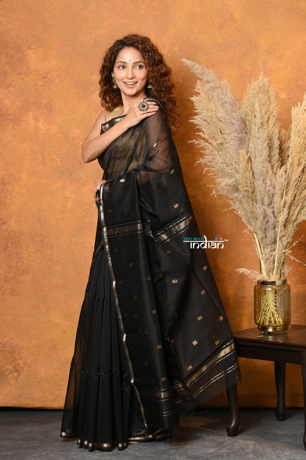 Mastaani ~ Handloom Pure Cotton Silk Saree With Sleek Golden Border - Black - verymuchindian.com