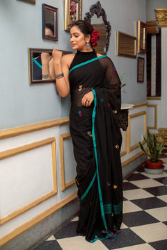 Mastaani ~ Pure Mul Cotton Handloom Saree with Beautiful Floral Weaves ~ Black - verymuchindian.com