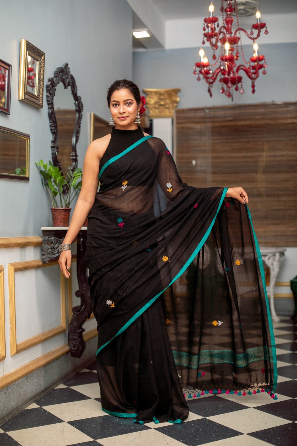 Mastaani ~ Pure Mul Cotton Handloom Saree with Beautiful Floral Weaves ~ Black - verymuchindian.com