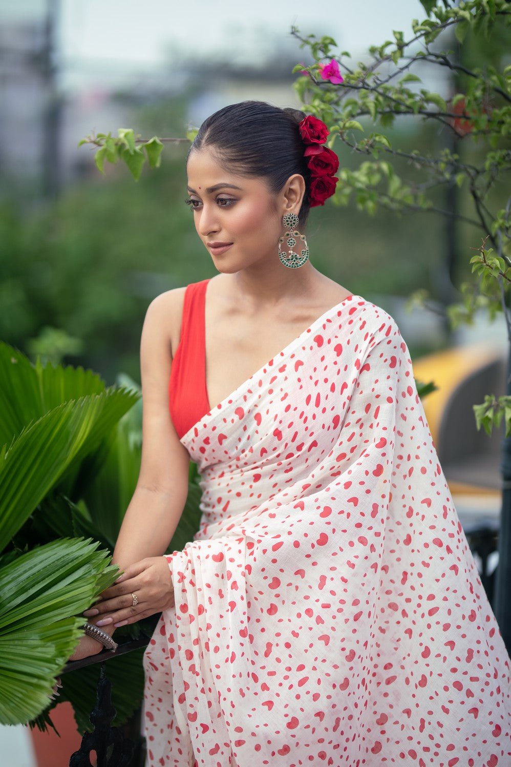 Mastaani ~ Pure Mul Cotton Handloom Saree with Beautiful Heart Prints ~ Red - verymuchindian.com