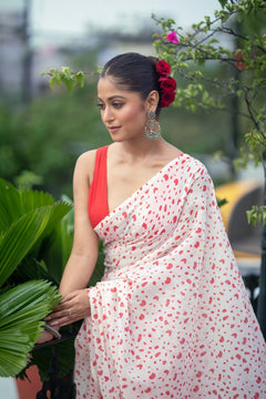 Mastaani ~ Pure Mul Cotton Handloom Saree with Beautiful Heart Prints ~ Red - verymuchindian.com