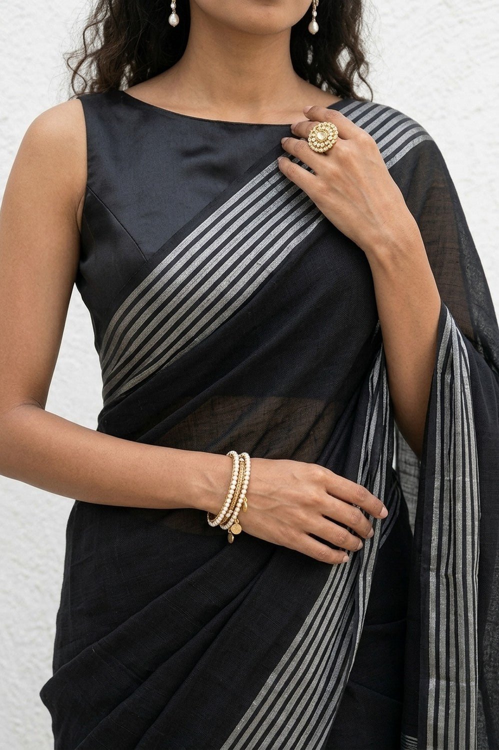 Mulmuli ~ Pure Handwoven Mul Cotton Saree In Black - verymuchindian.com