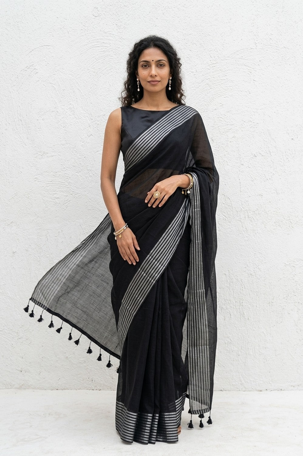 Mulmuli ~ Pure Handwoven Mul Cotton Saree In Black - verymuchindian.com