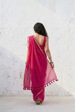 Mulmuli ~ Pure Handwoven Mul Cotton Saree in Magenta Pink - verymuchindian.com