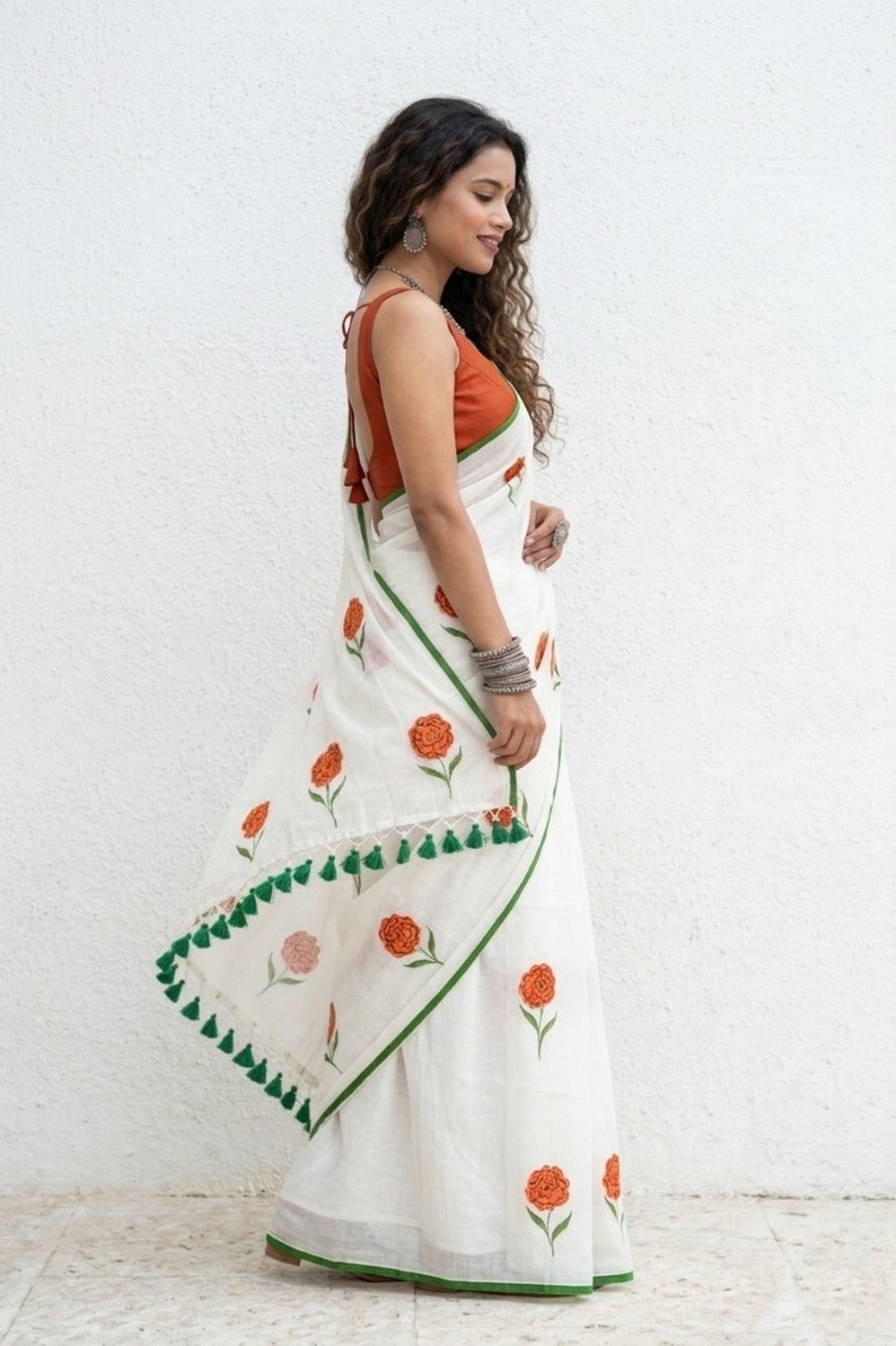 Mulmuli ~ Pure Handwoven Mul Cotton Saree with Handpainted in White - verymuchindian.com
