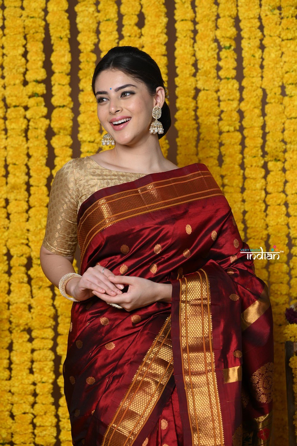 Rajsi~ Handloom Pure Silk Maharani Paithani With Handcrafted Traditional Maharani Pallu~ Maroon - verymuchindian.com