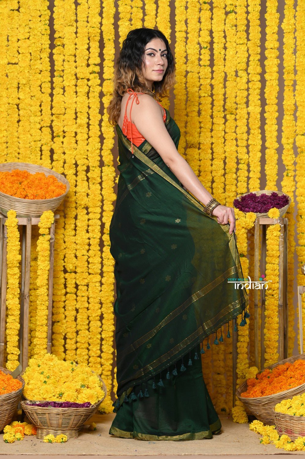Rajsi~Designed by VMI! High Quality Comfortable Cotton Handloom Woven Saree With Sleek Border in Green - verymuchindian.com