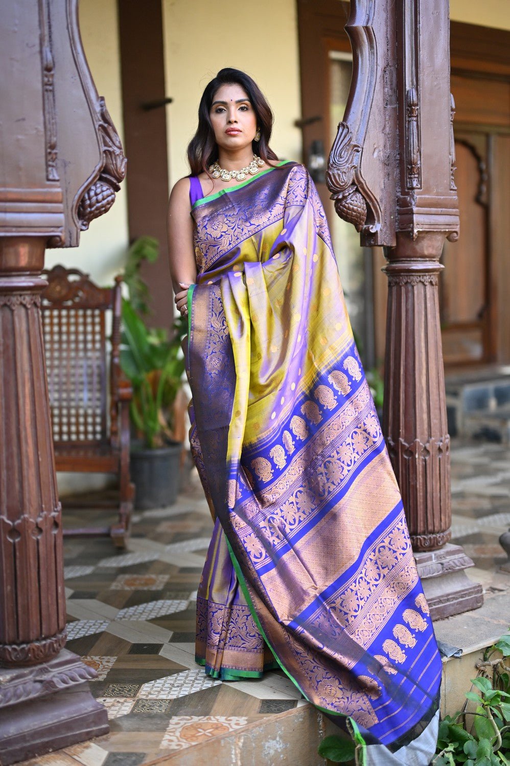 Rang Mahal ~ Gadwal Pure Silk Handloom Saree in Dual Tone Gold Blue (With Silk Mark) - verymuchindian.com