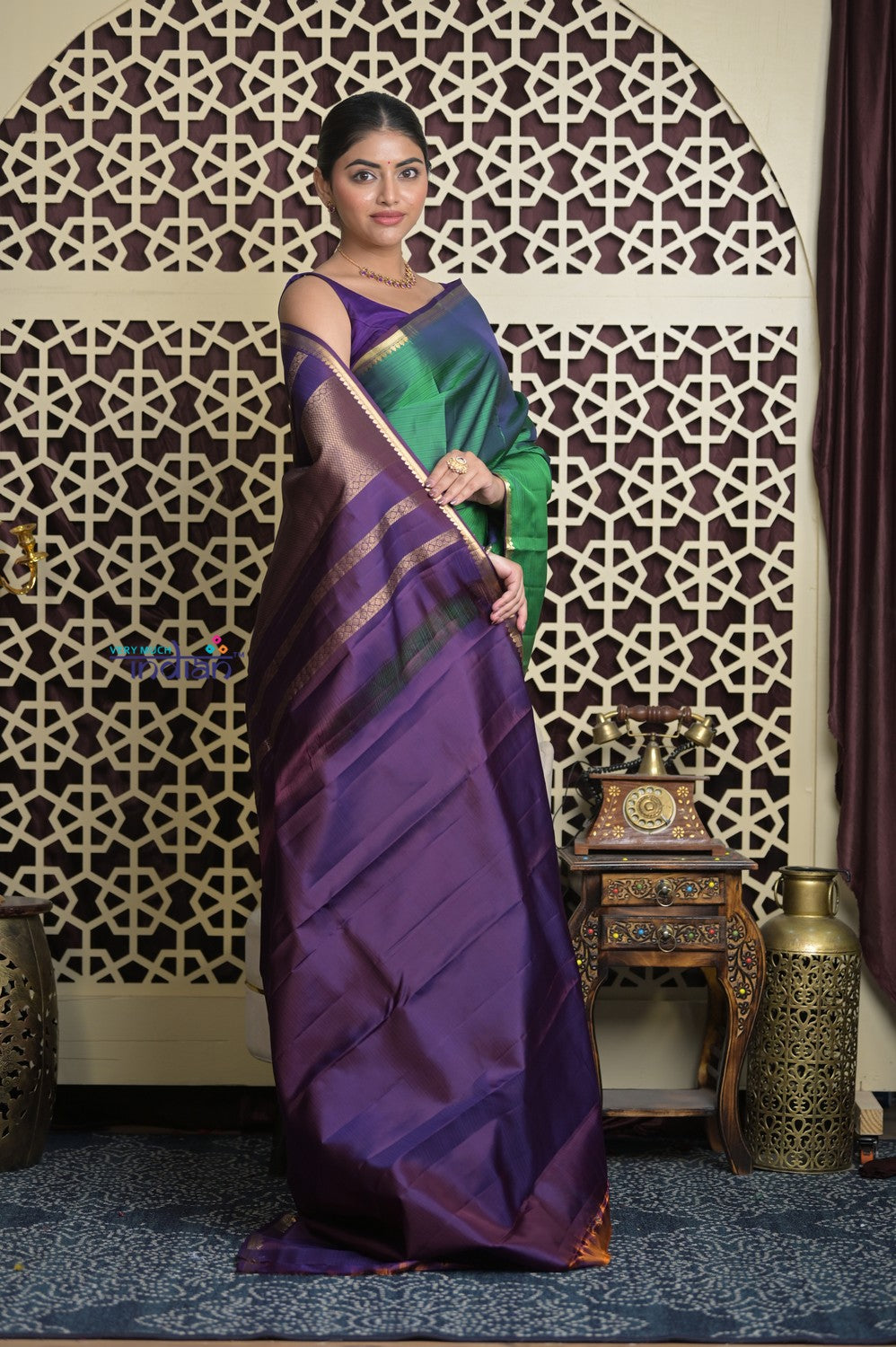 Shubh Lakshmi 2.0 ~ Handloom High Quality Pure Soft Silk Saree in Dual Tone Green and Blue (Silk Mark Certified)