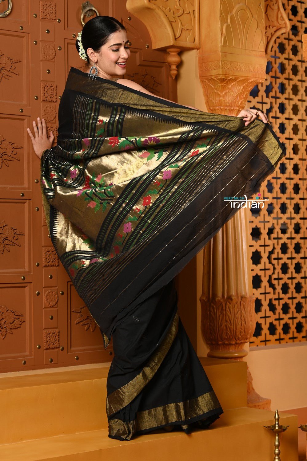 Shubh ~ Handloom Pure Cotton Paithani With Asawali Pallu in Black - verymuchindian.com