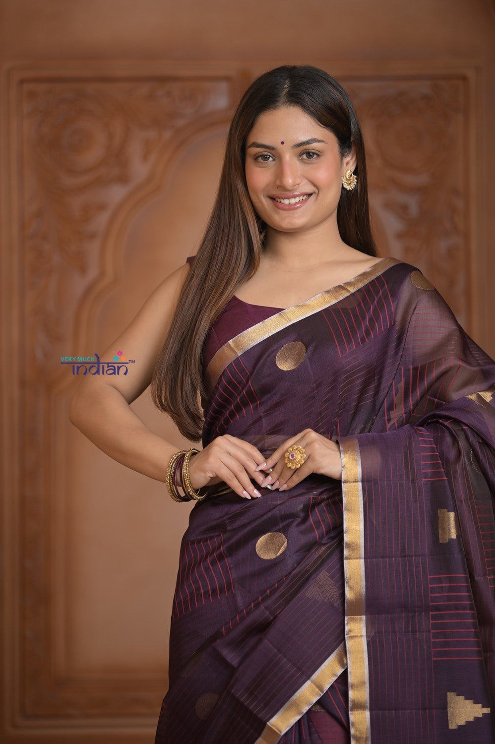 Shubh Lakshmi ~ Handloom Cotton Silk Saree in Dark Brown and Red - verymuchindian.com