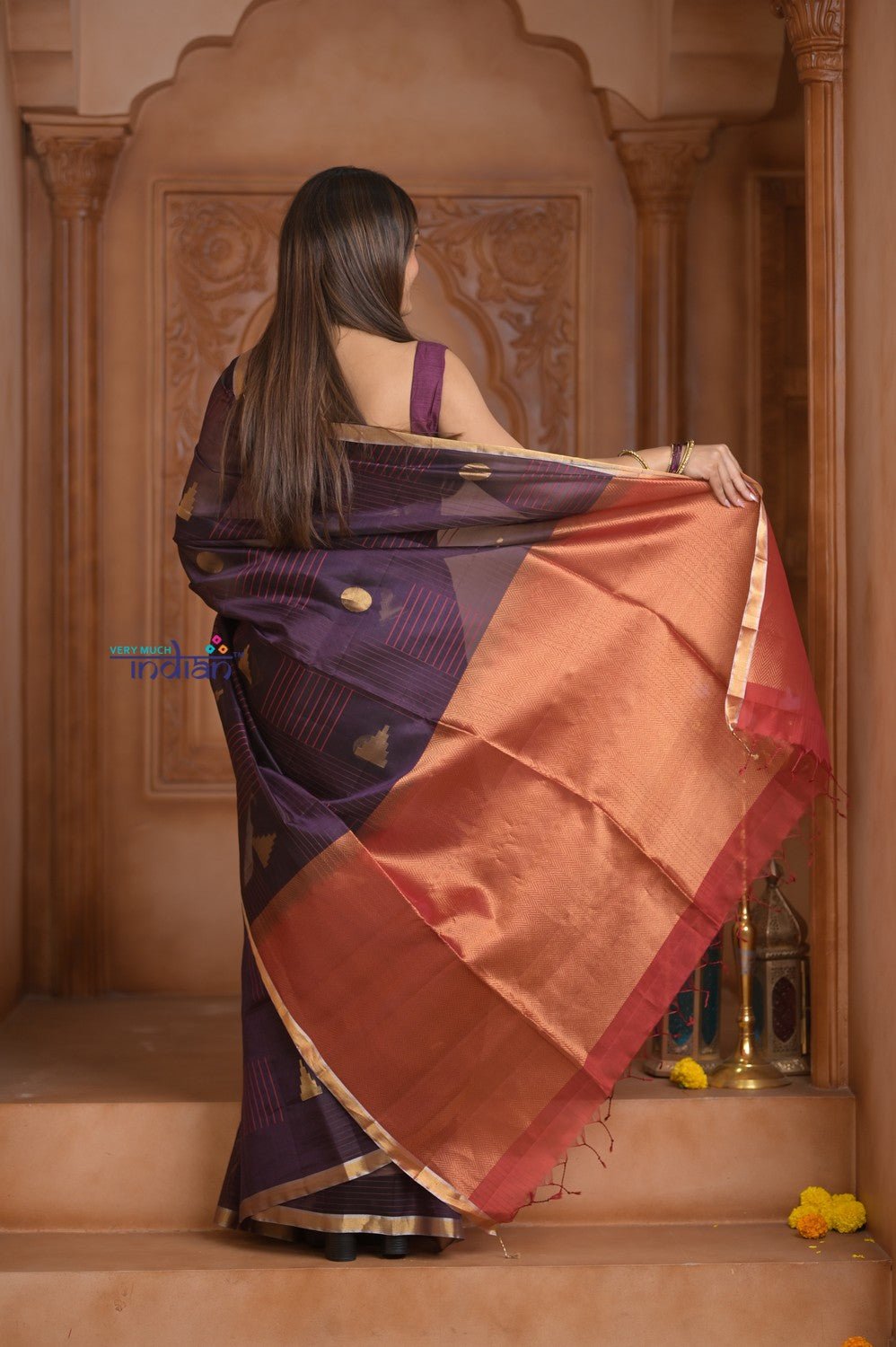 Shubh Lakshmi ~ Handloom Cotton Silk Saree in Dark Brown and Red - verymuchindian.com