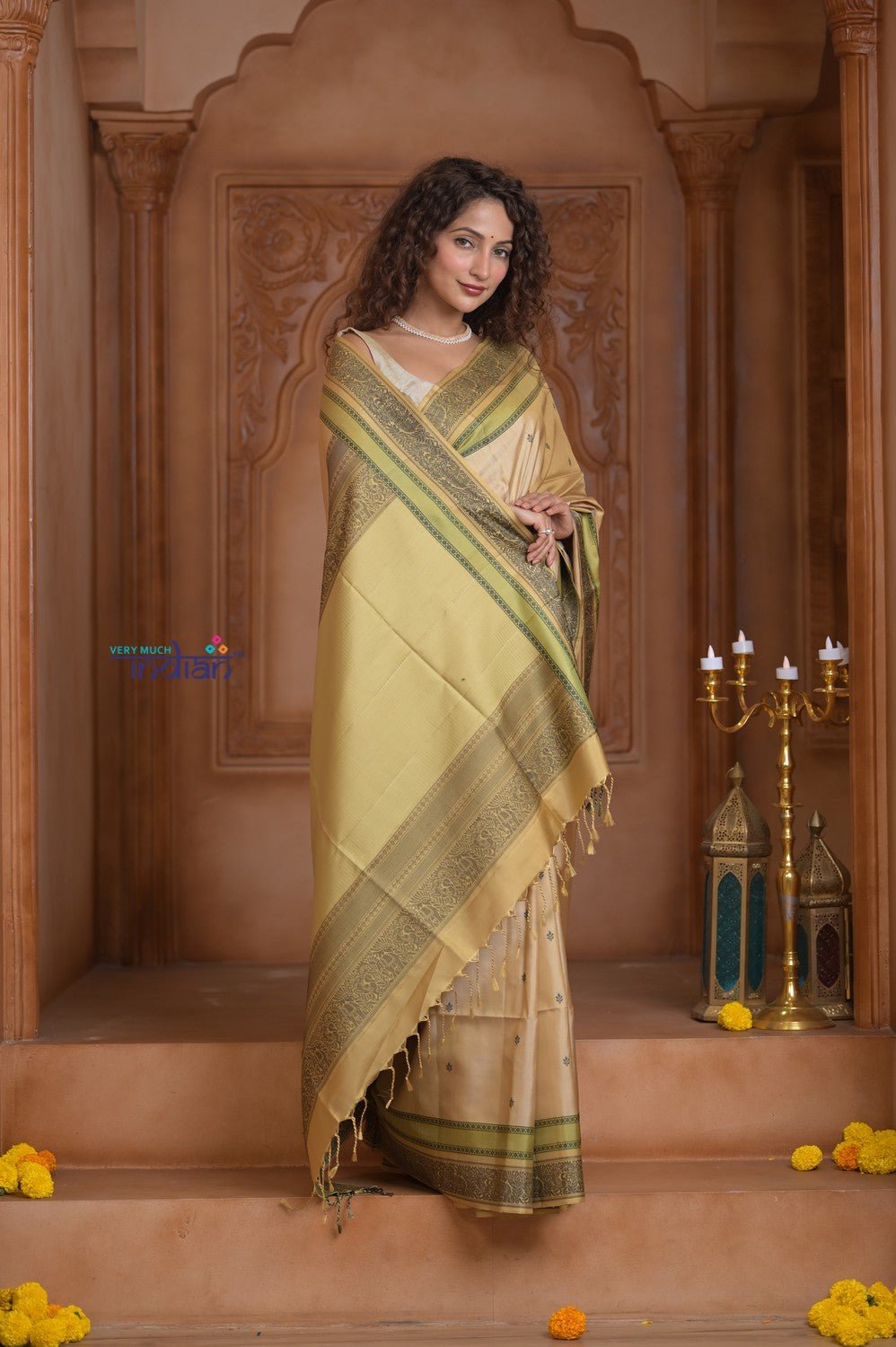 Shubh Lakshmi ~ Handloom High Quality Pure Soft Silk Saree in Slake White (Silk Mark Certified) - verymuchindian.com
