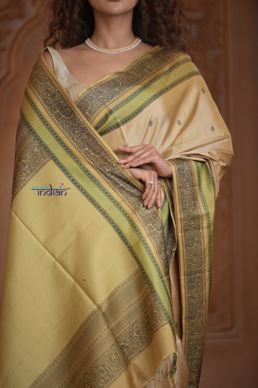 Shubh Lakshmi ~ Handloom High Quality Pure Soft Silk Saree in Slake White (Silk Mark Certified) - verymuchindian.com