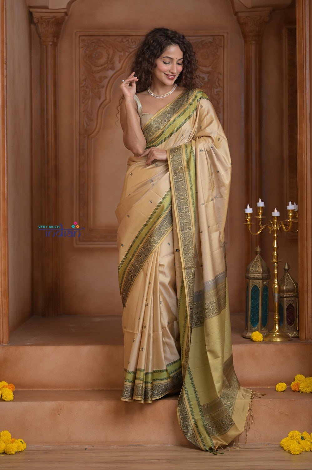 Shubh Lakshmi ~ Handloom High Quality Pure Soft Silk Saree in Slake White (Silk Mark Certified) - verymuchindian.com