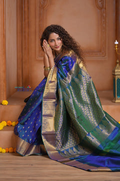Shubh Lakshmi ~ Handloom Pure Silk Kanjivaram Saree in Dual Tone Azure Blue (Silk Mark Certified) - verymuchindian.com
