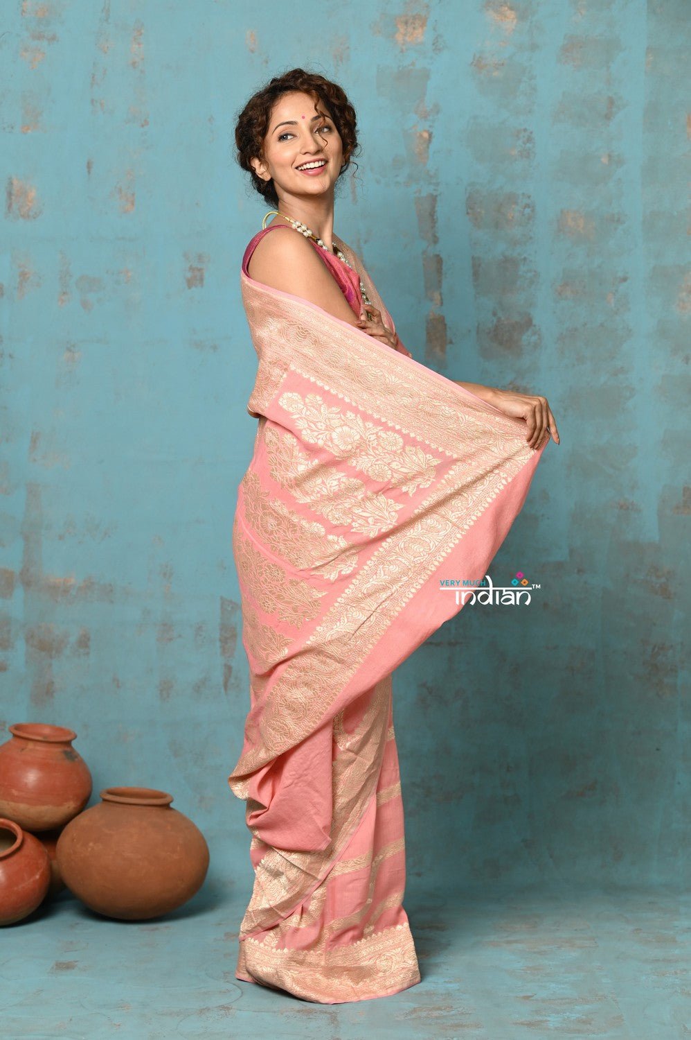 Suhaani ~ Handloom Khaddi Georgette Saree With All Over Jaal~ Peach (Silk Mark) - verymuchindian.com