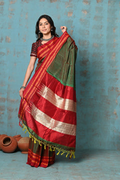 Tyohaar ~ Traditional Handloom Dual Tone Green Red Ilkal Cotton Viscose with Red Pure Silk Pallu - verymuchindian.com