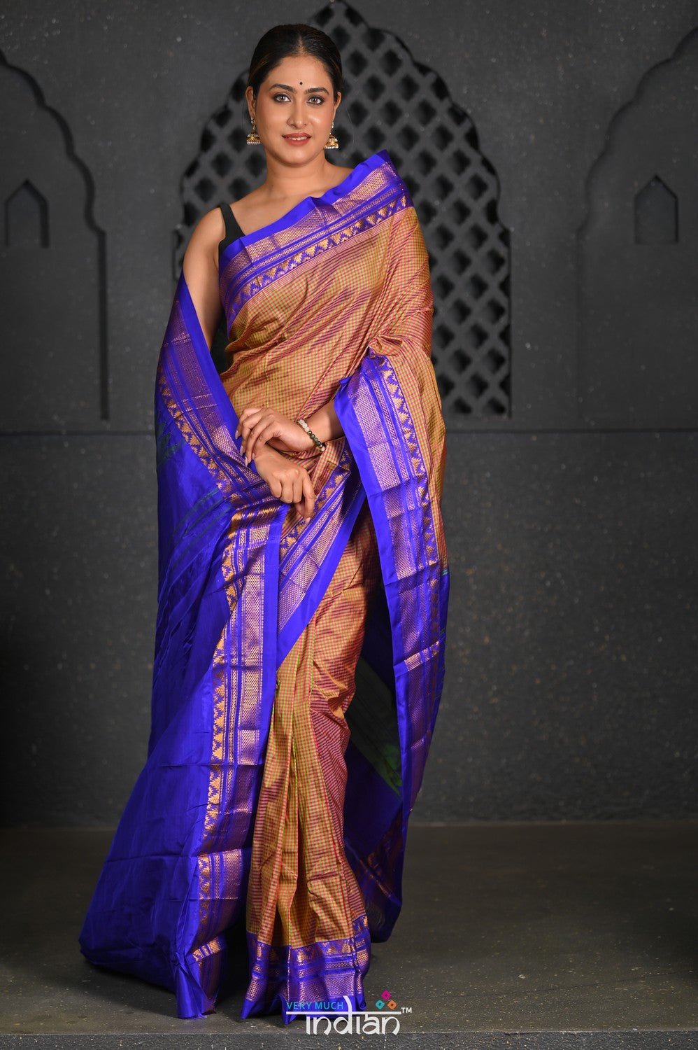 Virasat ~ Handloom Ilkal Pure Silk with Silk Mark in Beautiful Contrast Pallu ~ Gold Checks Purple - verymuchindian.com