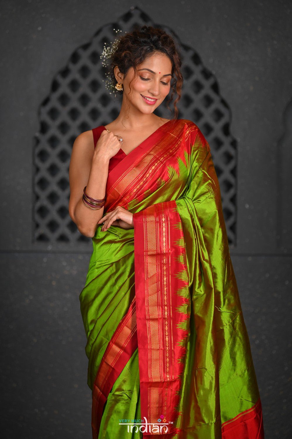 Virasat ~ Handloom Ilkal Pure Silk with Silk Mark in Beautiful Contrast Pallu ~ Green Red - verymuchindian.com