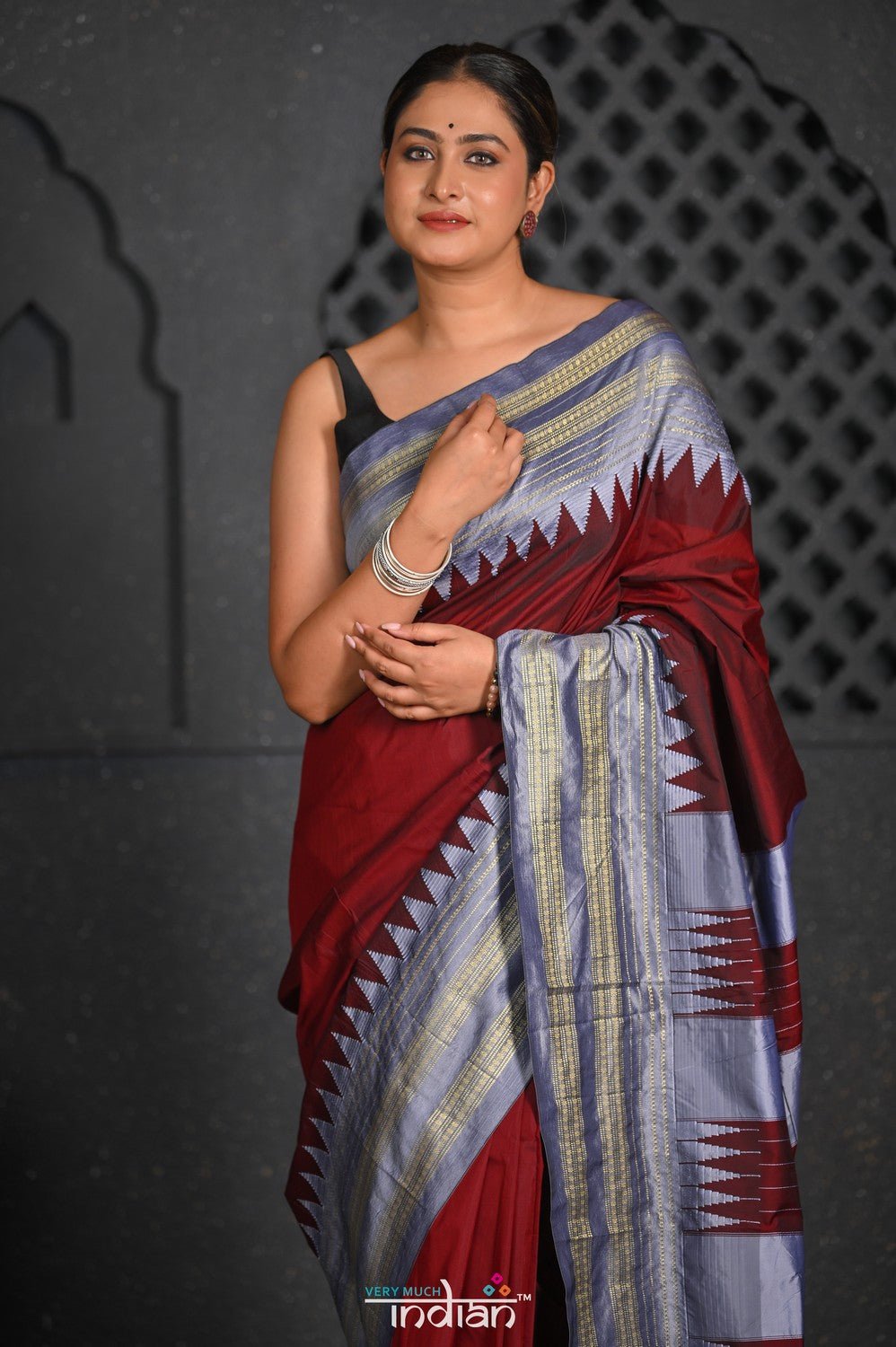 Virasat ~ Traditional Cotton Ilkal Saree in Beautiful Contrast Resham Pallu ~ Brown Grey - verymuchindian.com
