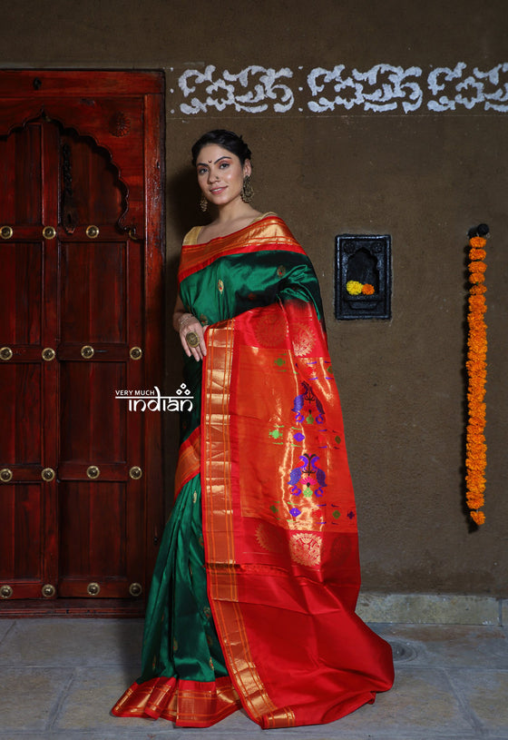 Vintage Pure Silk Handloom - Maharani Paithani in Rich Forest Green with Rich Pinkish Red Border